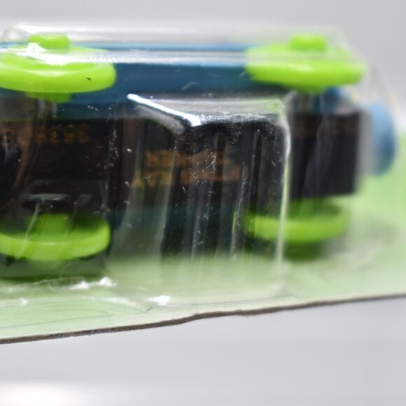 Thomas & Friends Real Wood Aquarium Cars Sting Ray Tanker Hammerhead Shark Car - Picture 10 of 12